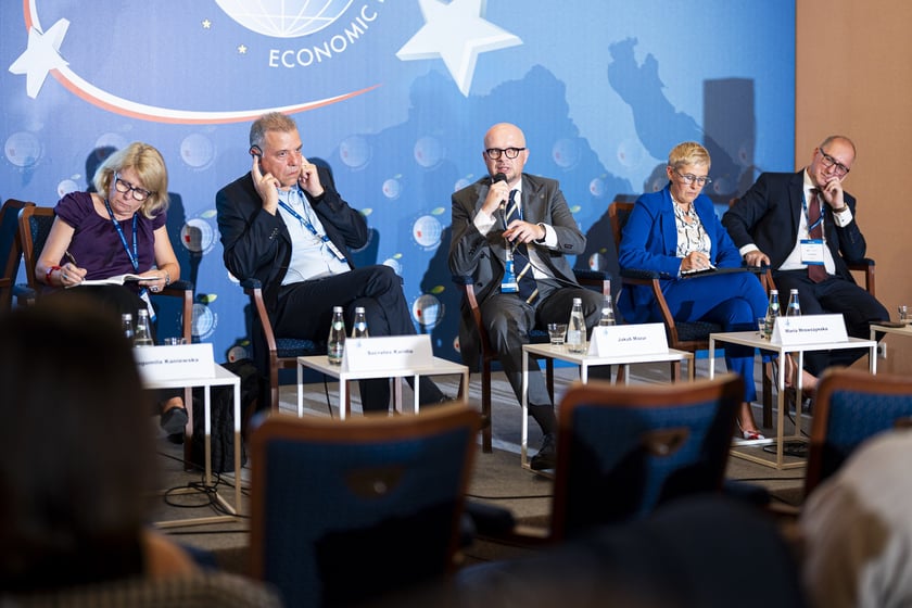 Forum Ekonomiczne w Karpaczu. Dyskusja o tym „Czy nowe pokolenie liderów znajdzie czas na pięcioletnie studia?”